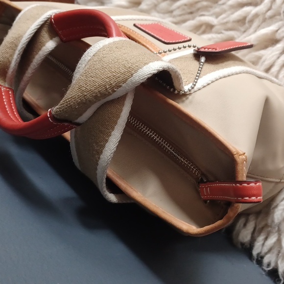 COACH  purse - Picture 4 of 16